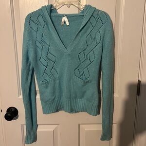Arizona Jean Co. light blue/teal open-knit cropped hoodie sweater.